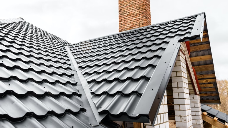 Considering Pros & Cons of Slate Roofing vs. Tile Roofing